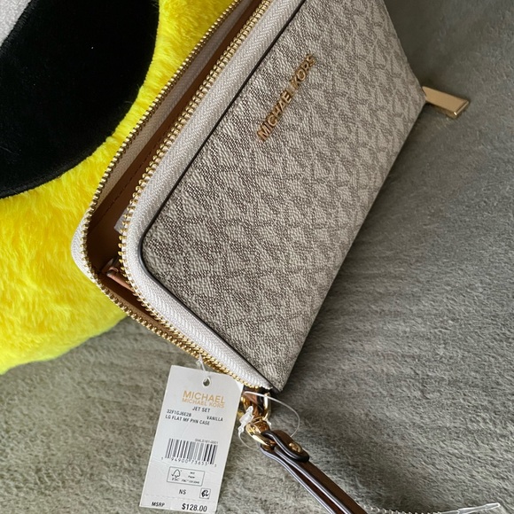Michael Kors Cream Wallet Embossed Monogram,women’s Wallet,Mk Wallet,best gift. - Picture 1 of 16